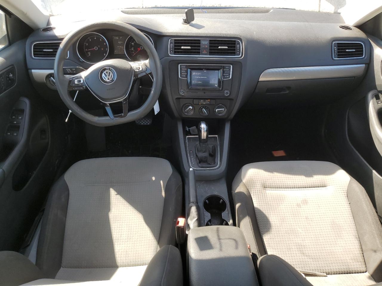 2017 Volkswagen Jetta - Image 8