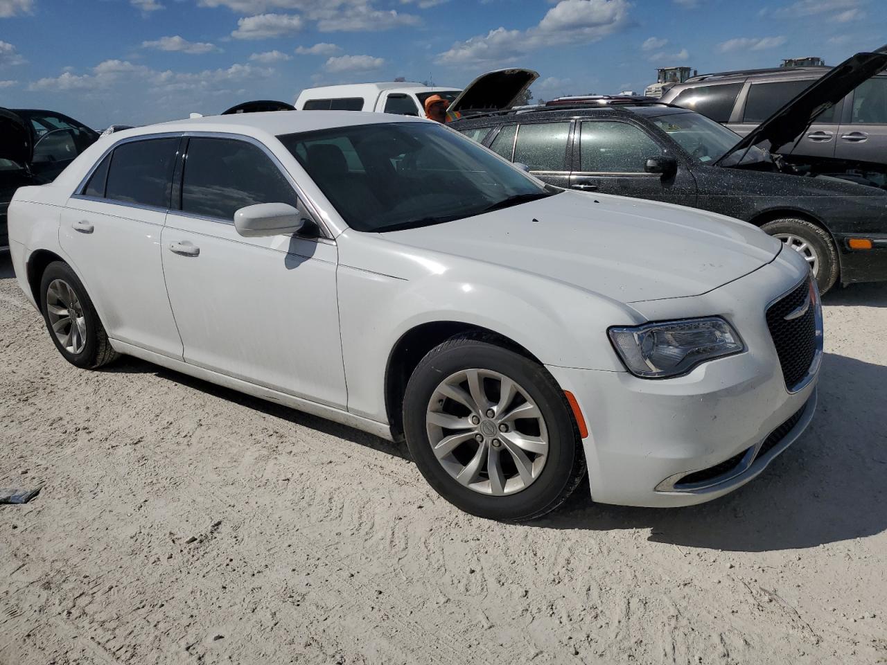 2020 Chrysler 300 - Image 4