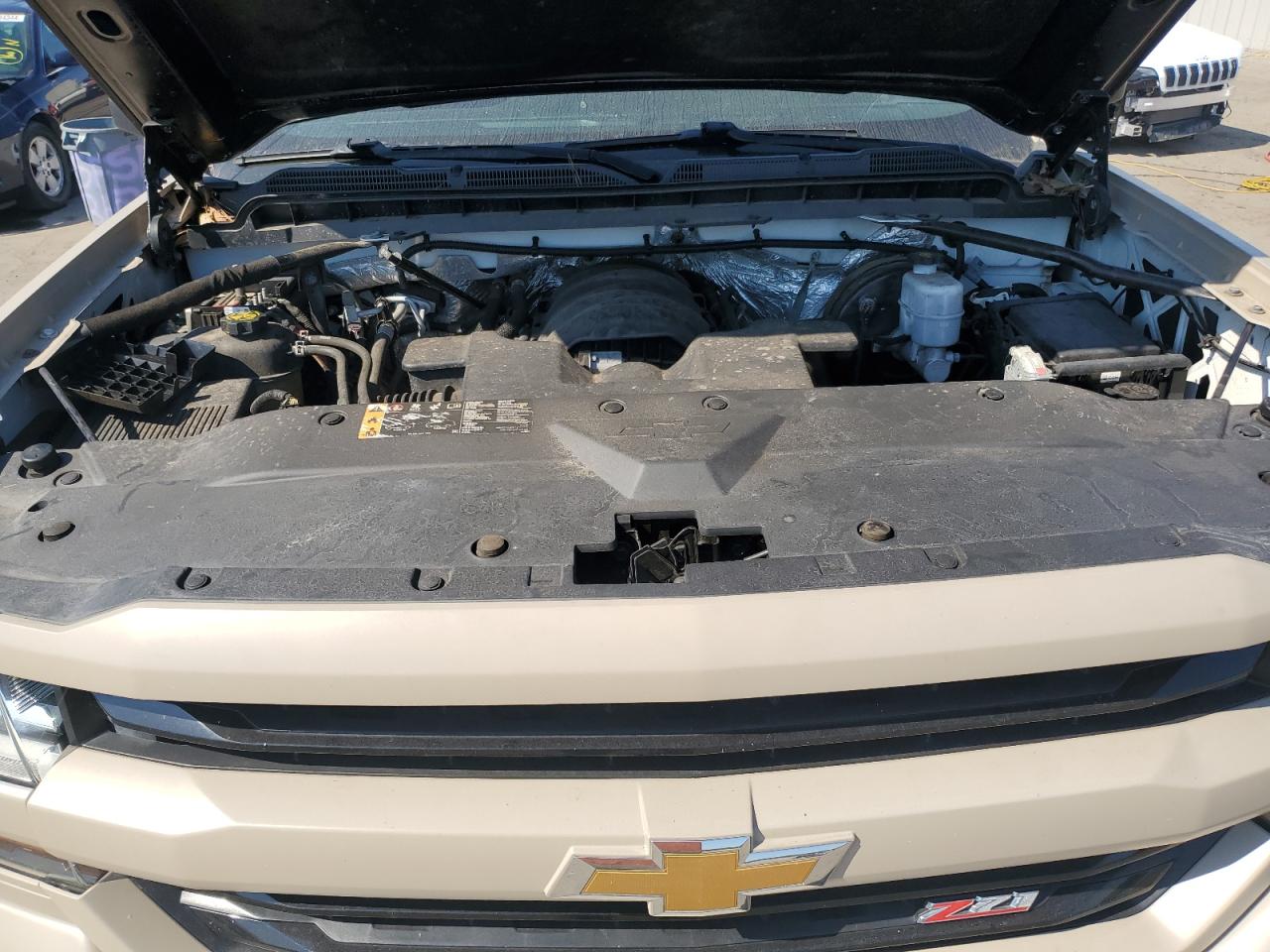 2018 Chevrolet Silverado - Image 11