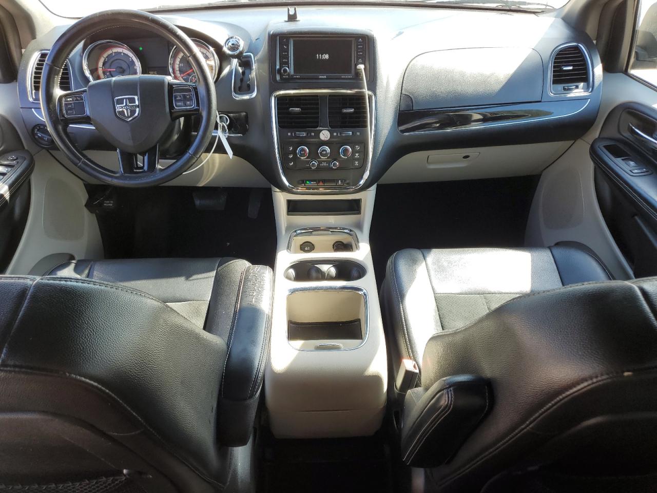 2017 Dodge Caravan - Image 8