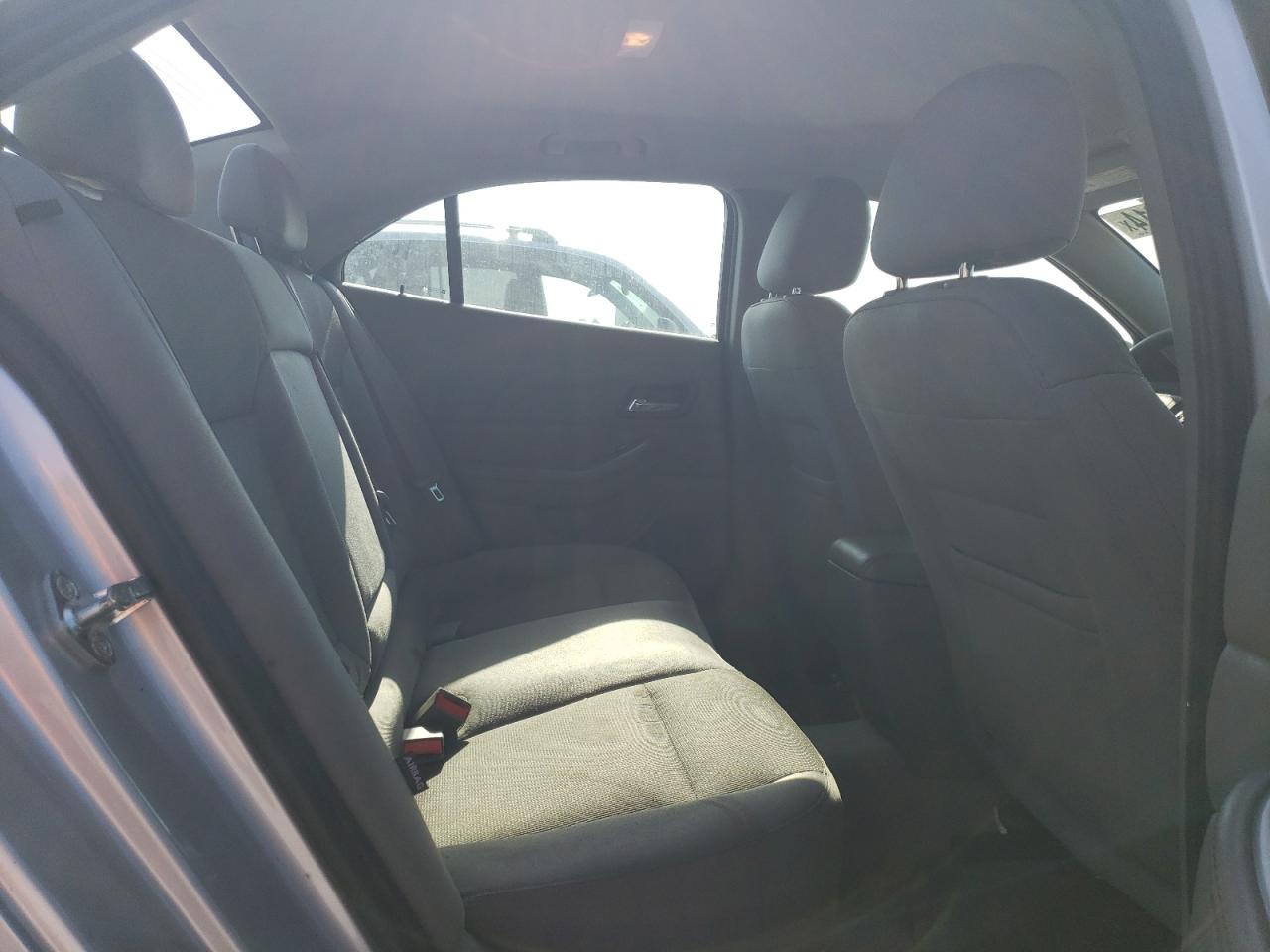 2016 Chevrolet Malibu - Image 10