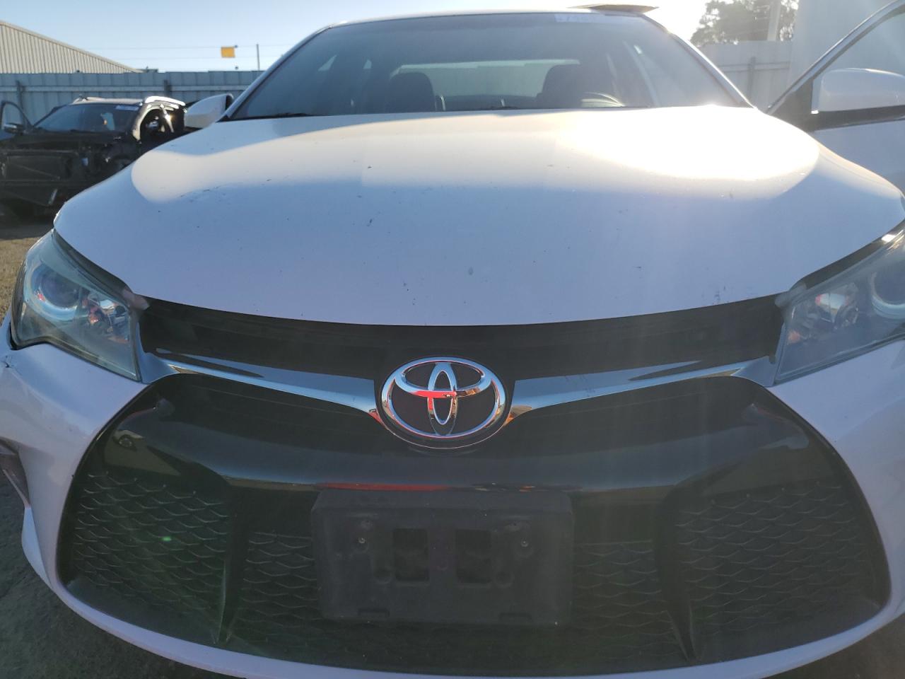 4T1BF1FK1GU538596 2016 Toyota Camry Le