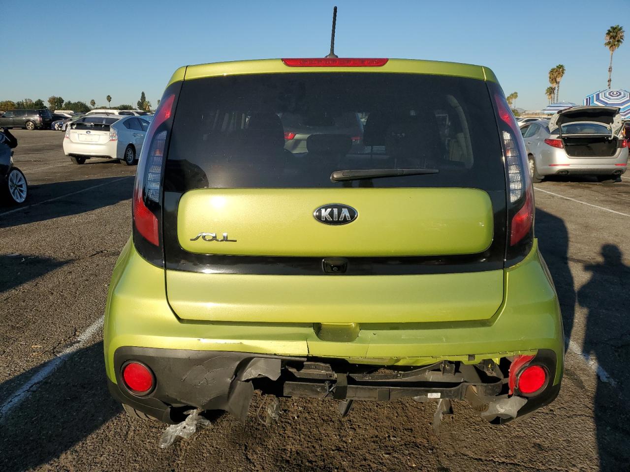 KNDJN2A27J7907290 2018 Kia Soul