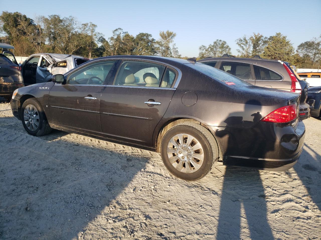 2009 Buick Lucerne - Image 2