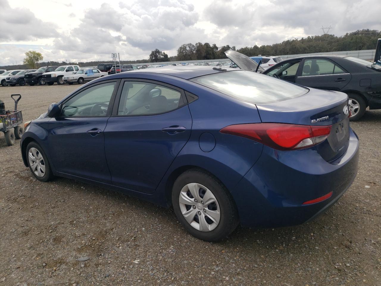 2016 Hyundai Elantra - Image 2