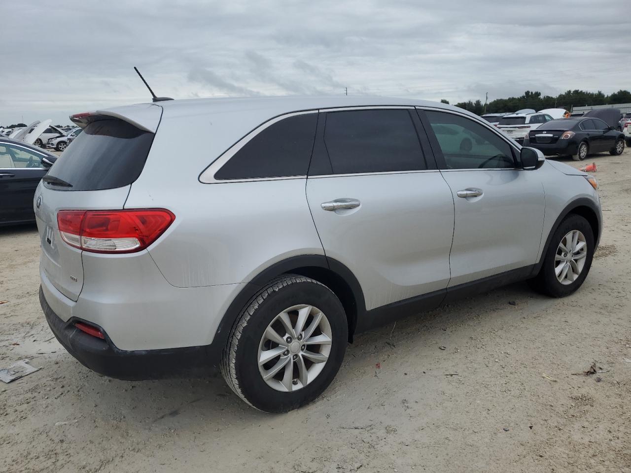 2017 Kia Sorento - Image 3