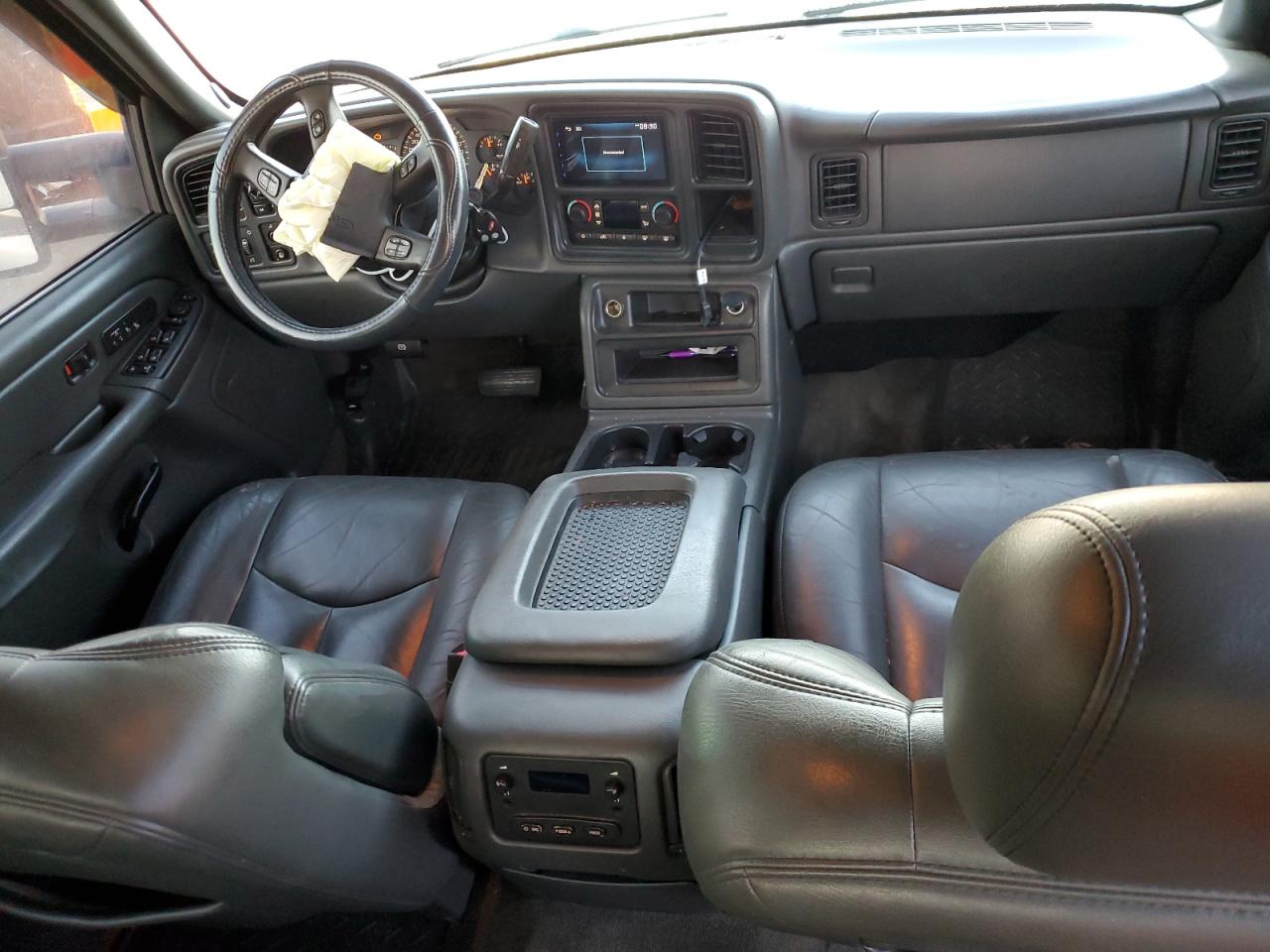 2004 GMC Sierra - Image 8