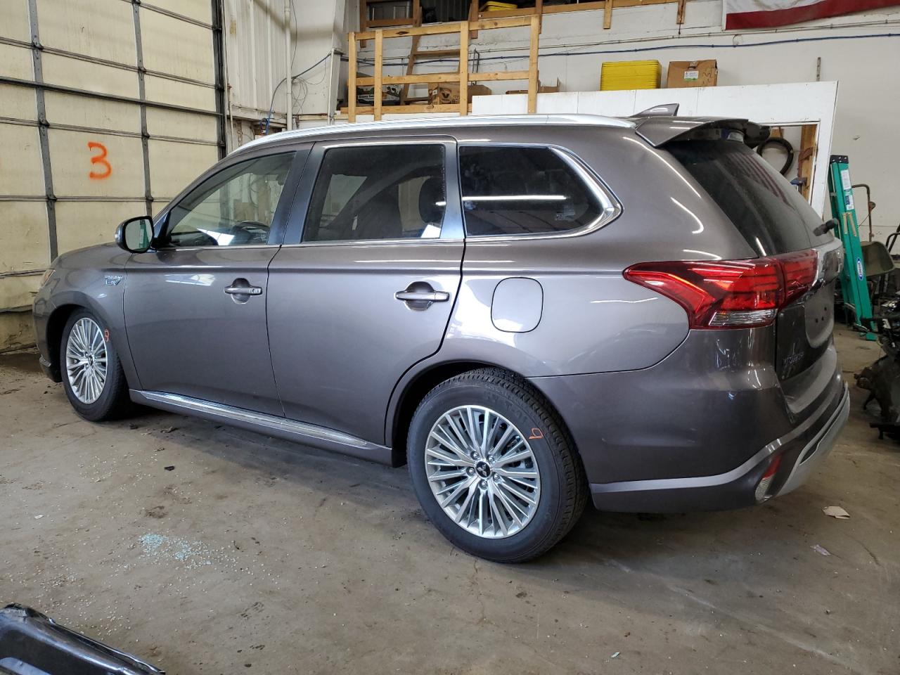 2019 Mitsubishi Outlander - Image 2