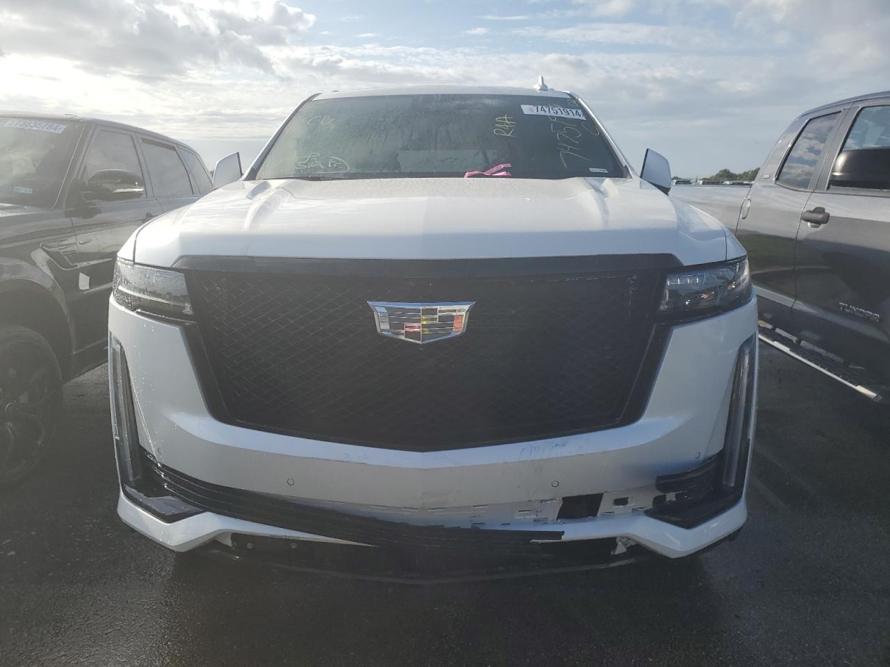 2024 Cadillac Escalade - Image 5