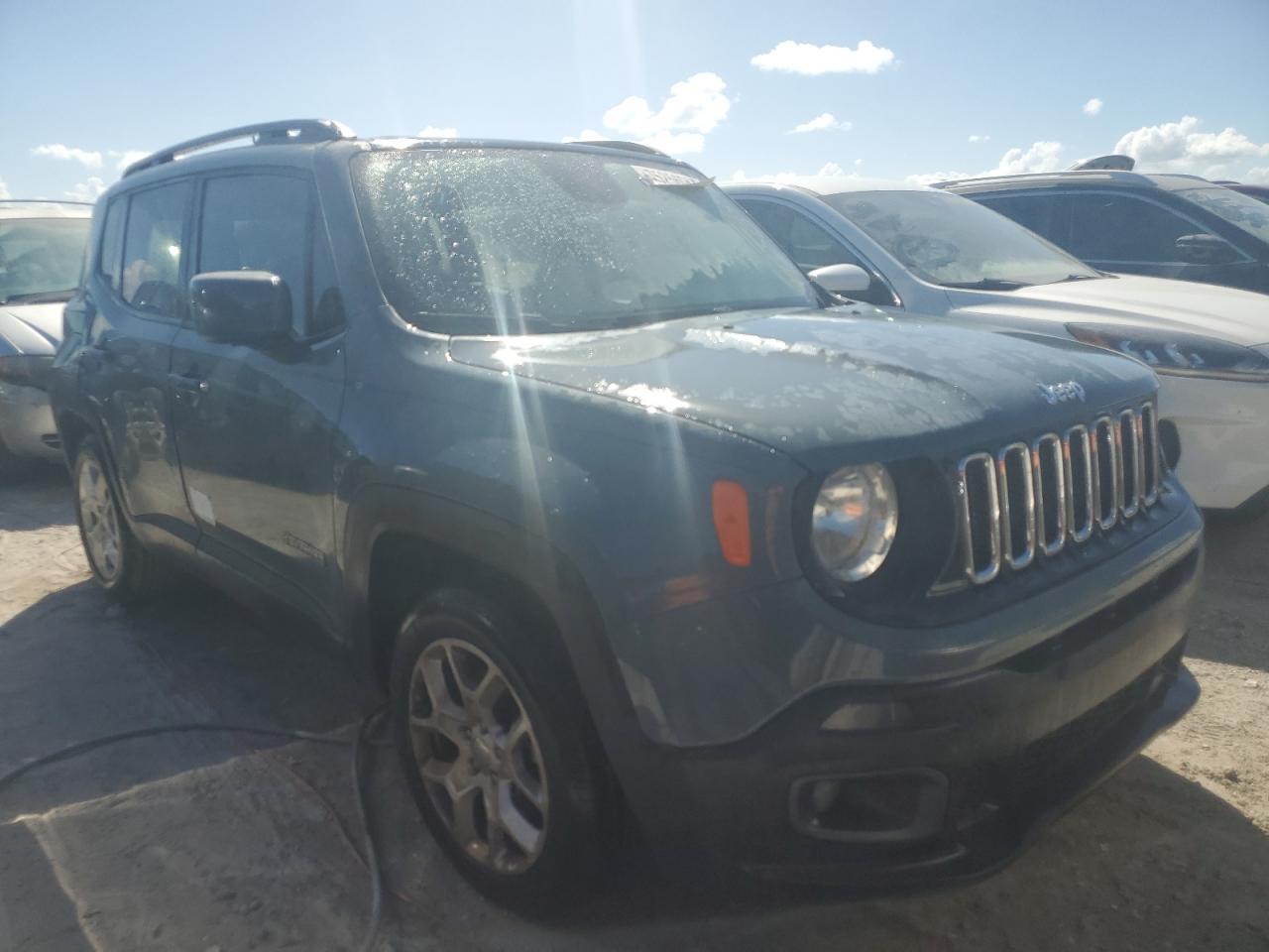 2018 Jeep Renegade - Image 4