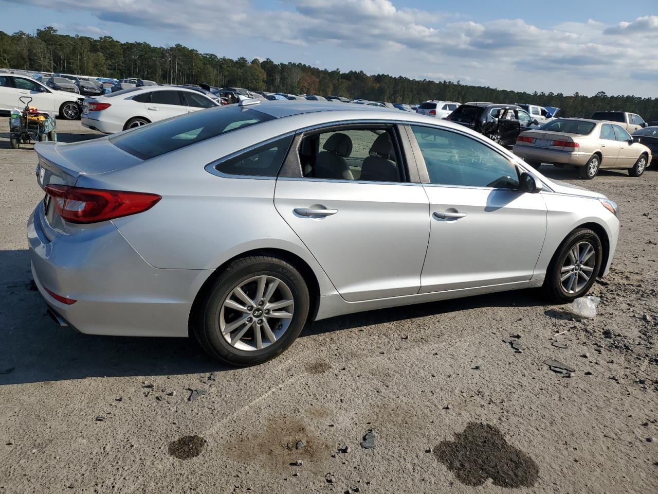 2017 Hyundai Sonata - Image 3