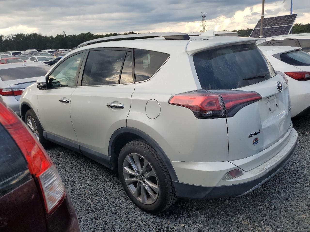 2T3YFREV0HW398828 2017 TOYOTA RAV 4 - Image 2