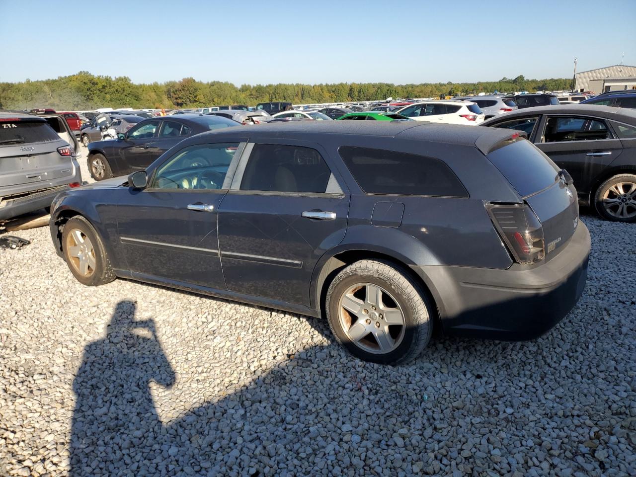 2007 Dodge Magnum - Image 2