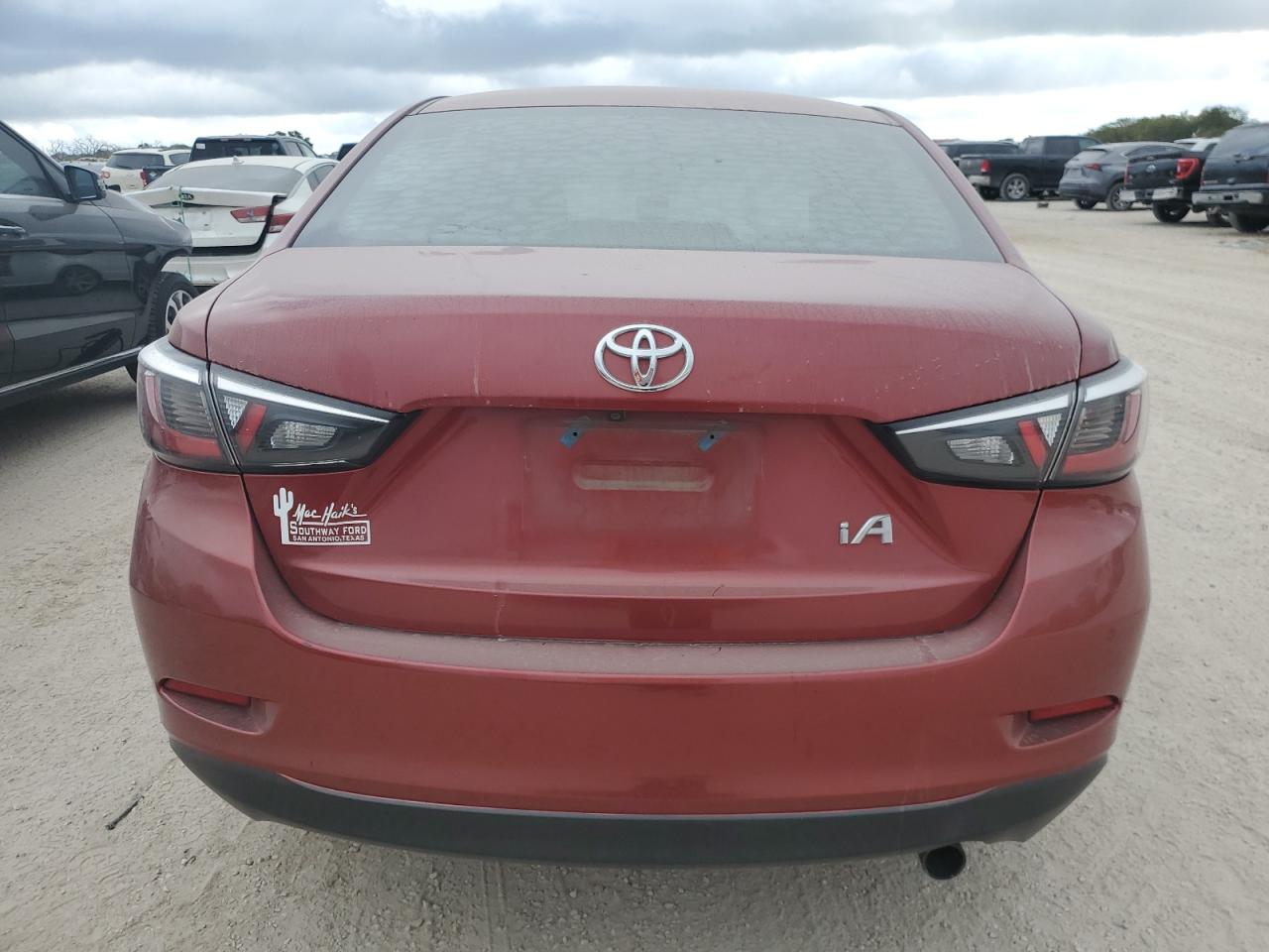 3MYDLBYV9HY188458 2017 Toyota Yaris Ia