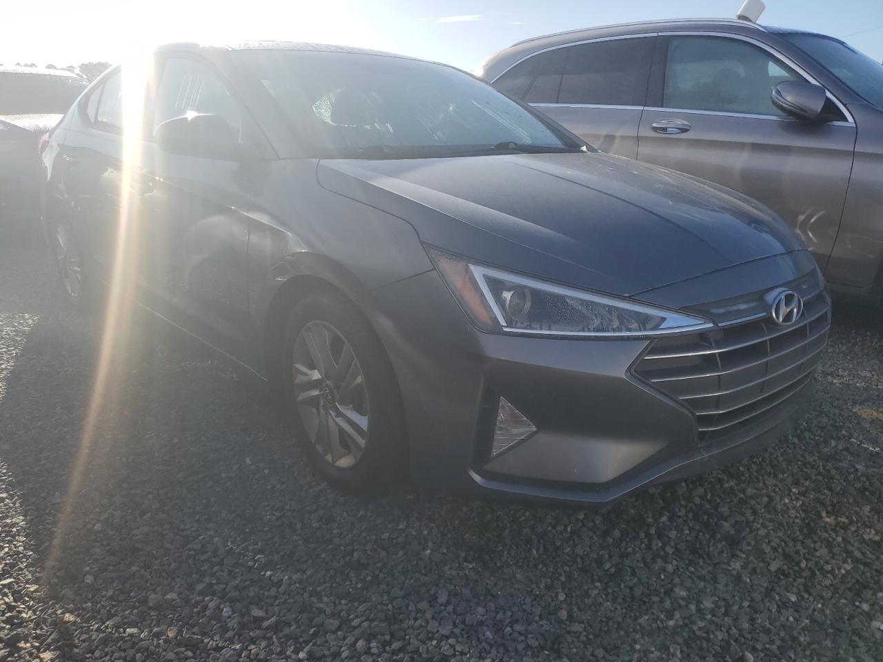 2019 Hyundai Elantra - Image 4