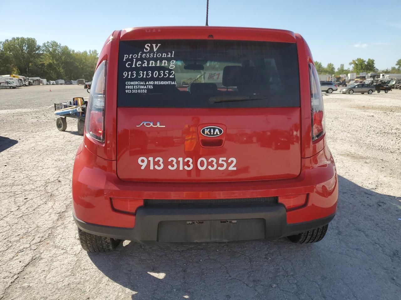 KNDJT2A25B7327057 2011 Kia Soul +