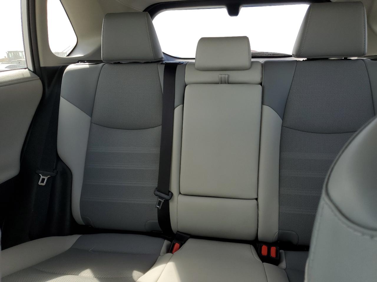 2019 Toyota RAV 4 - Image 10