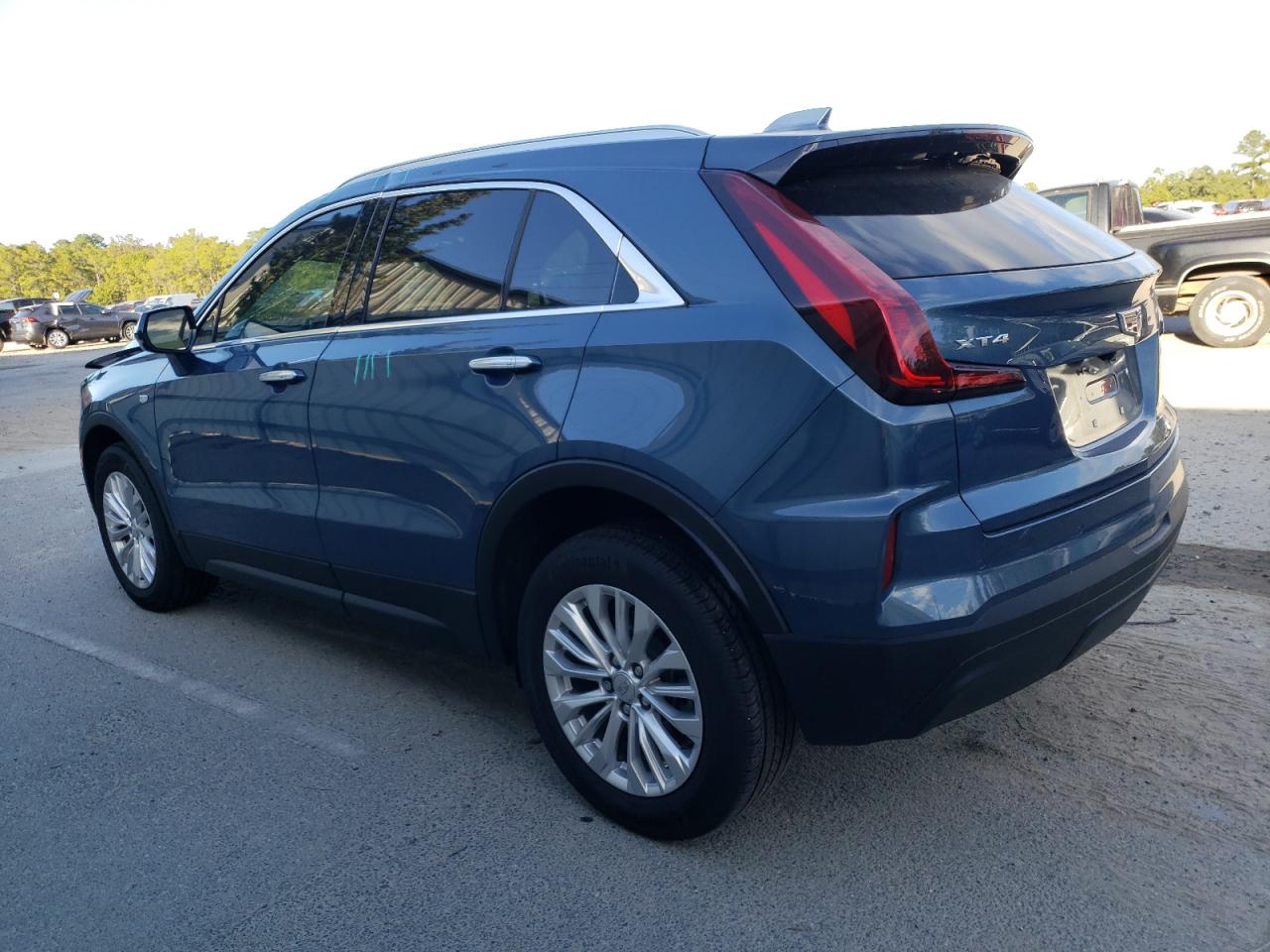 VIN 1GYAZAR47RF148785 2024 CADILLAC XT4 no.2