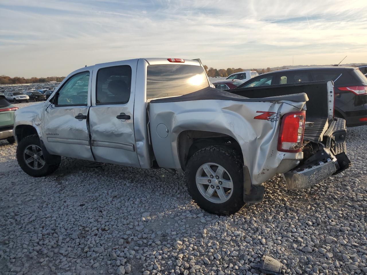 2011 GMC Sierra - Image 2