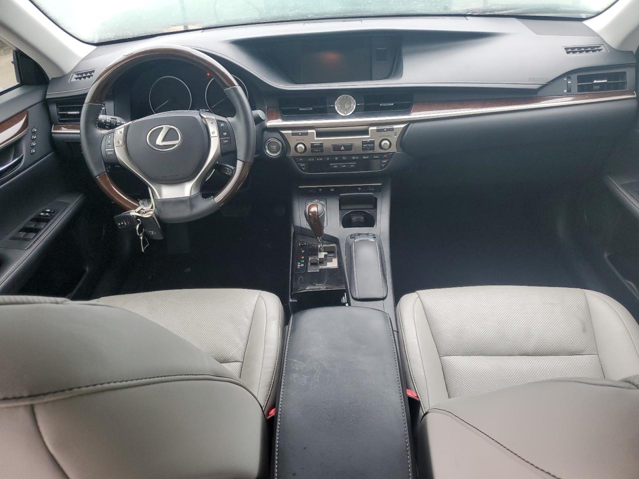 2014 Lexus ES - Image 8