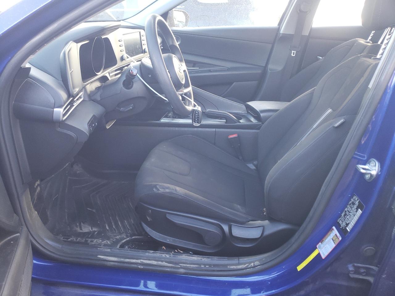 2022 Hyundai Elantra - Image 7