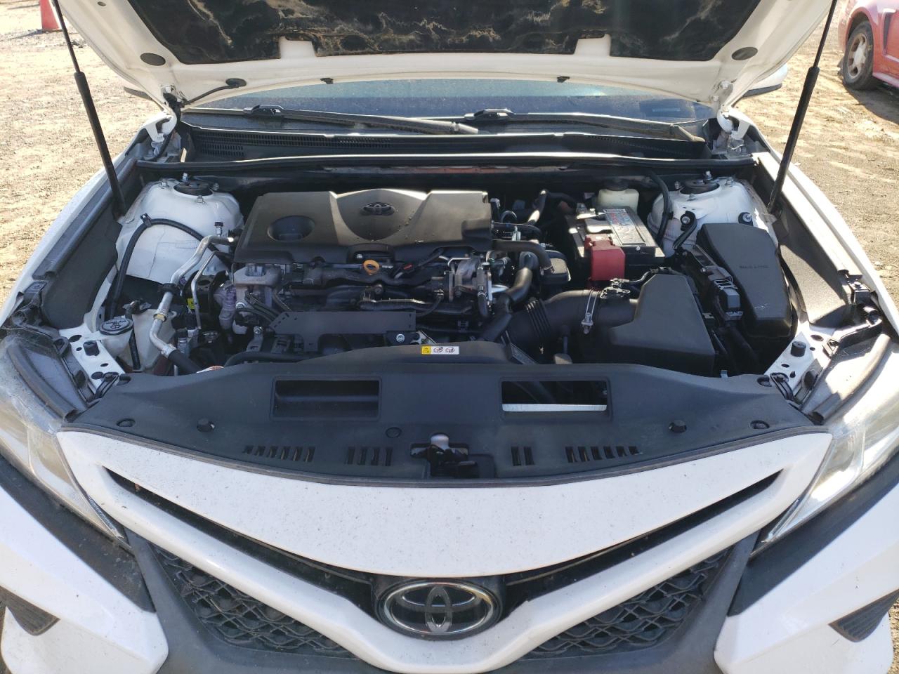 4T1B11HK9JU028175 2018 Toyota Camry L