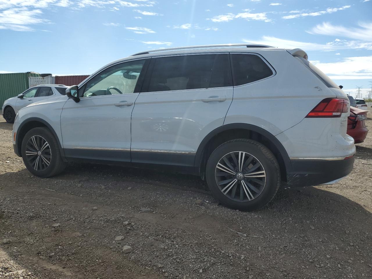 2018 Volkswagen Tiguan - Image 2