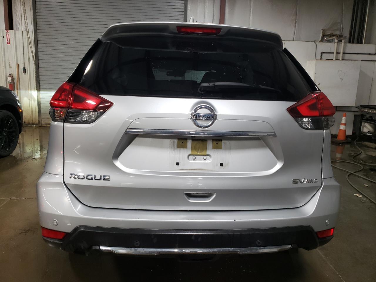 2020 Nissan Rogue S VIN: JN8AT2MV7LW108585 Lot: 77256494