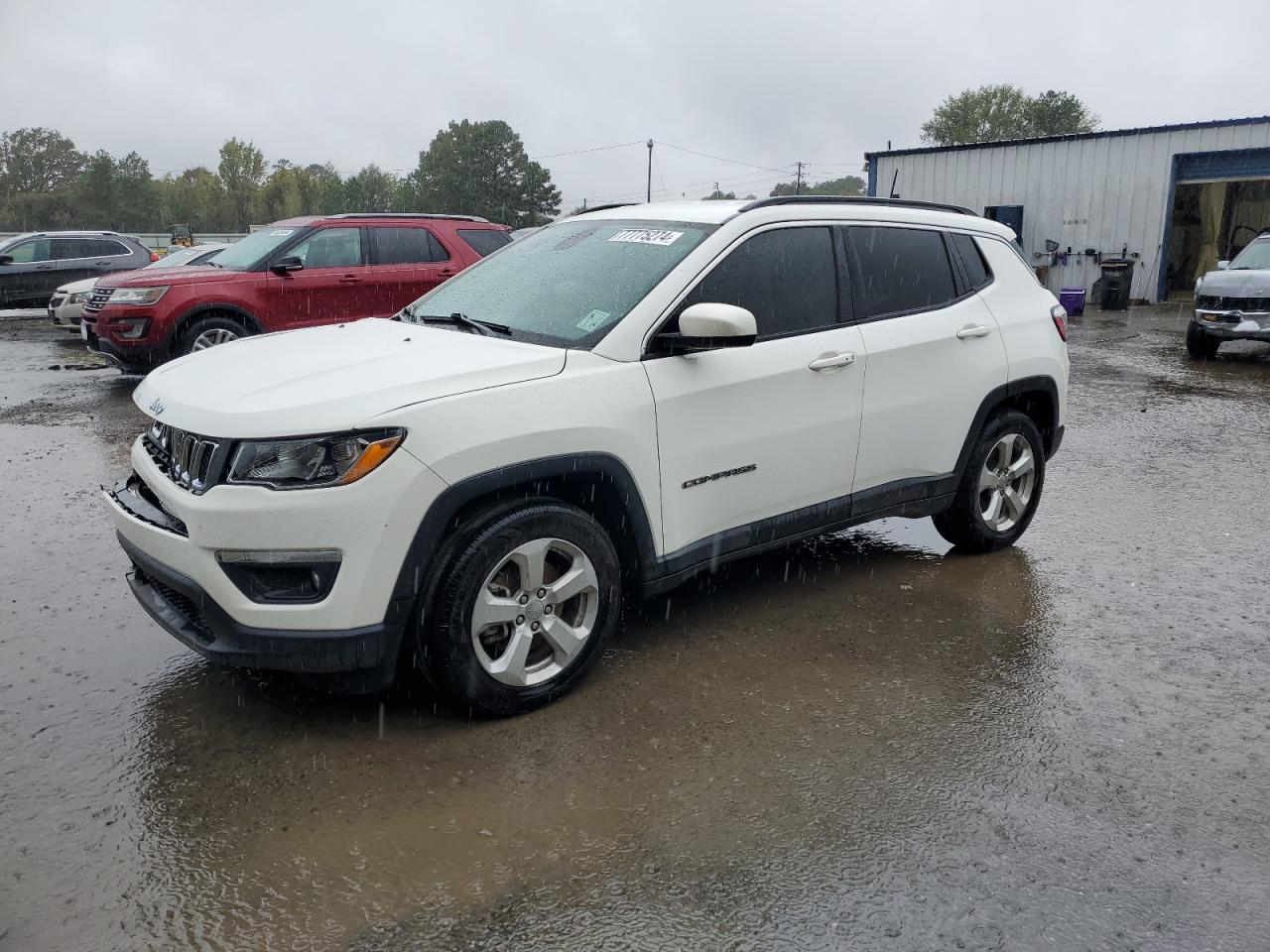 VIN 3C4NJCBB3HT642925 2017 JEEP COMPASS no.1