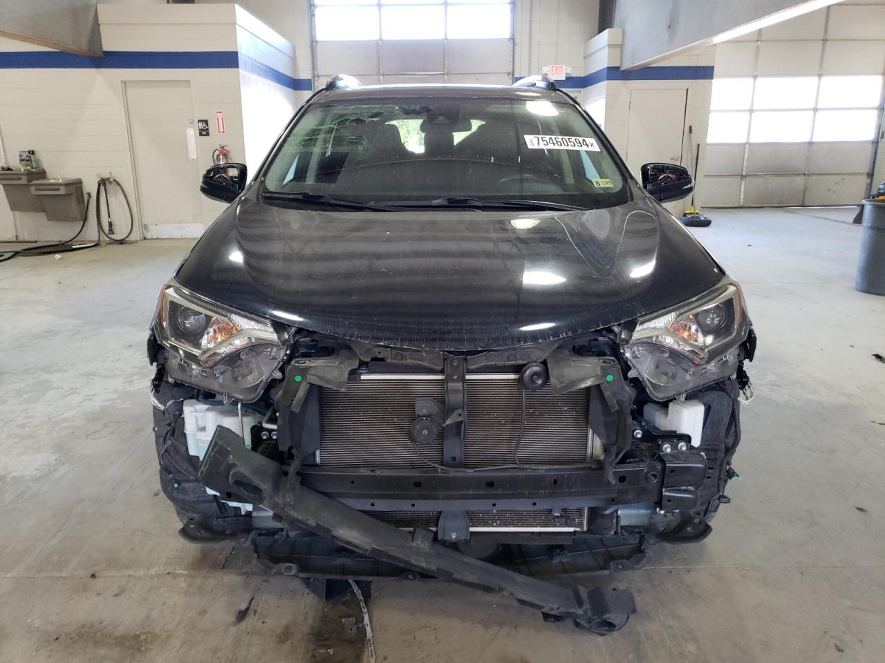 2017 Toyota RAV 4 - Image 5