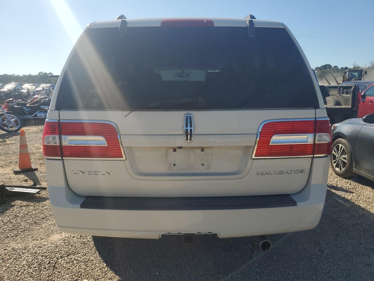 2008 Lincoln Navigator L VIN: 5LMFL28548LJ15829 Lot: 75387804