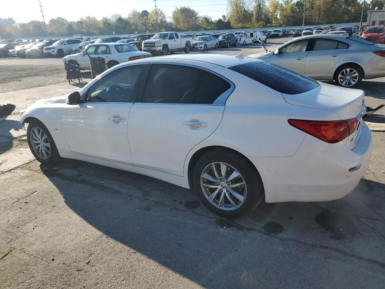2015 Infiniti Q50 - Image 2