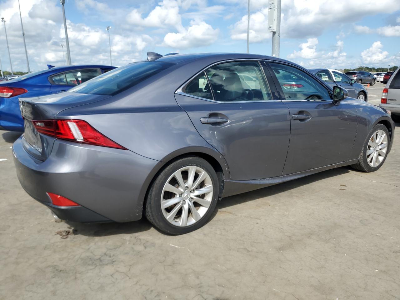 2015 Lexus IS - Image 3