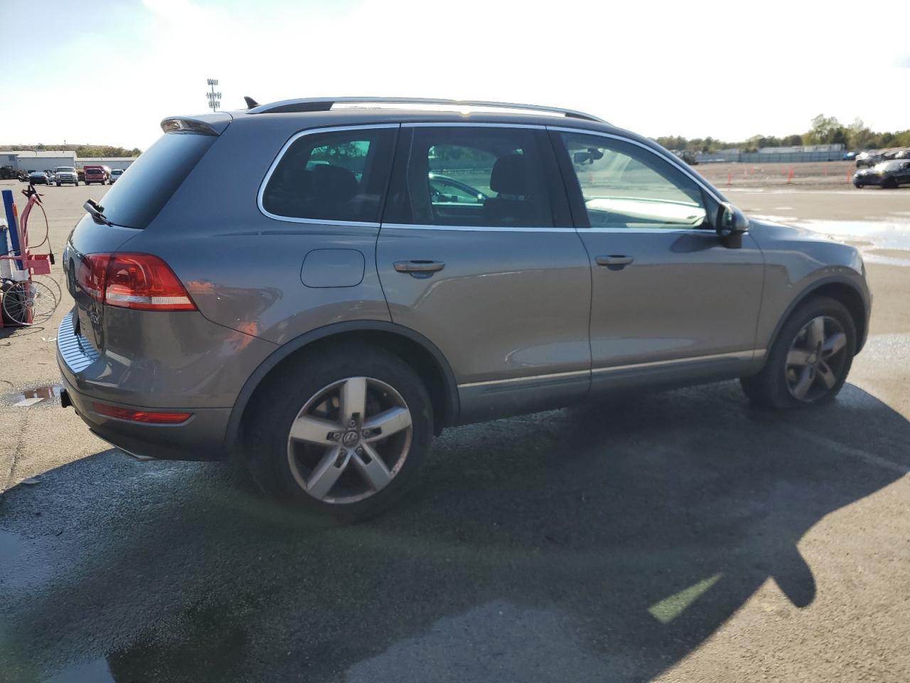 2012 Volkswagen Touareg V6 Tdi VIN: WVGEK9BP4CD008920 Lot: 74370214