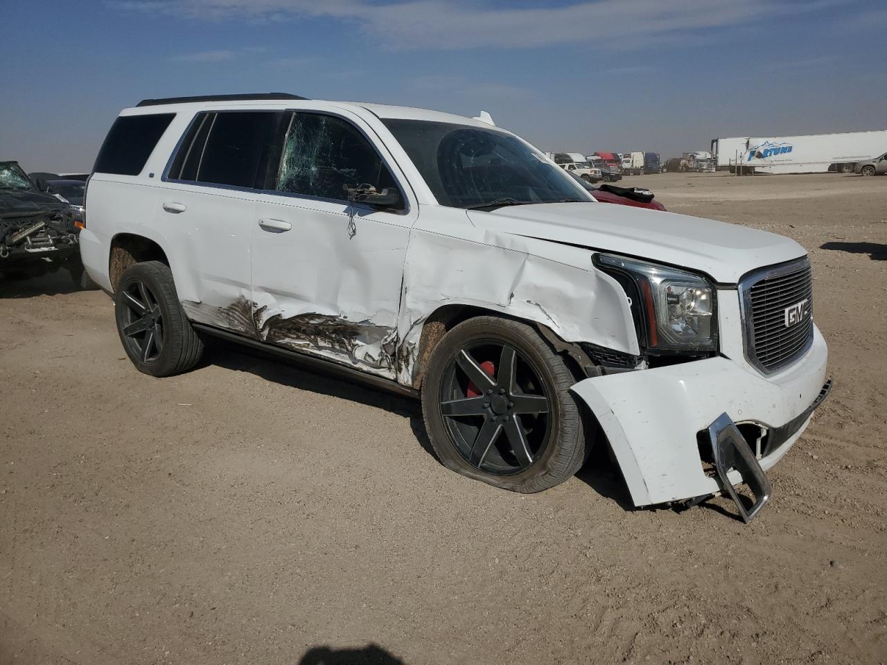 2016 GMC Yukon - Image 4