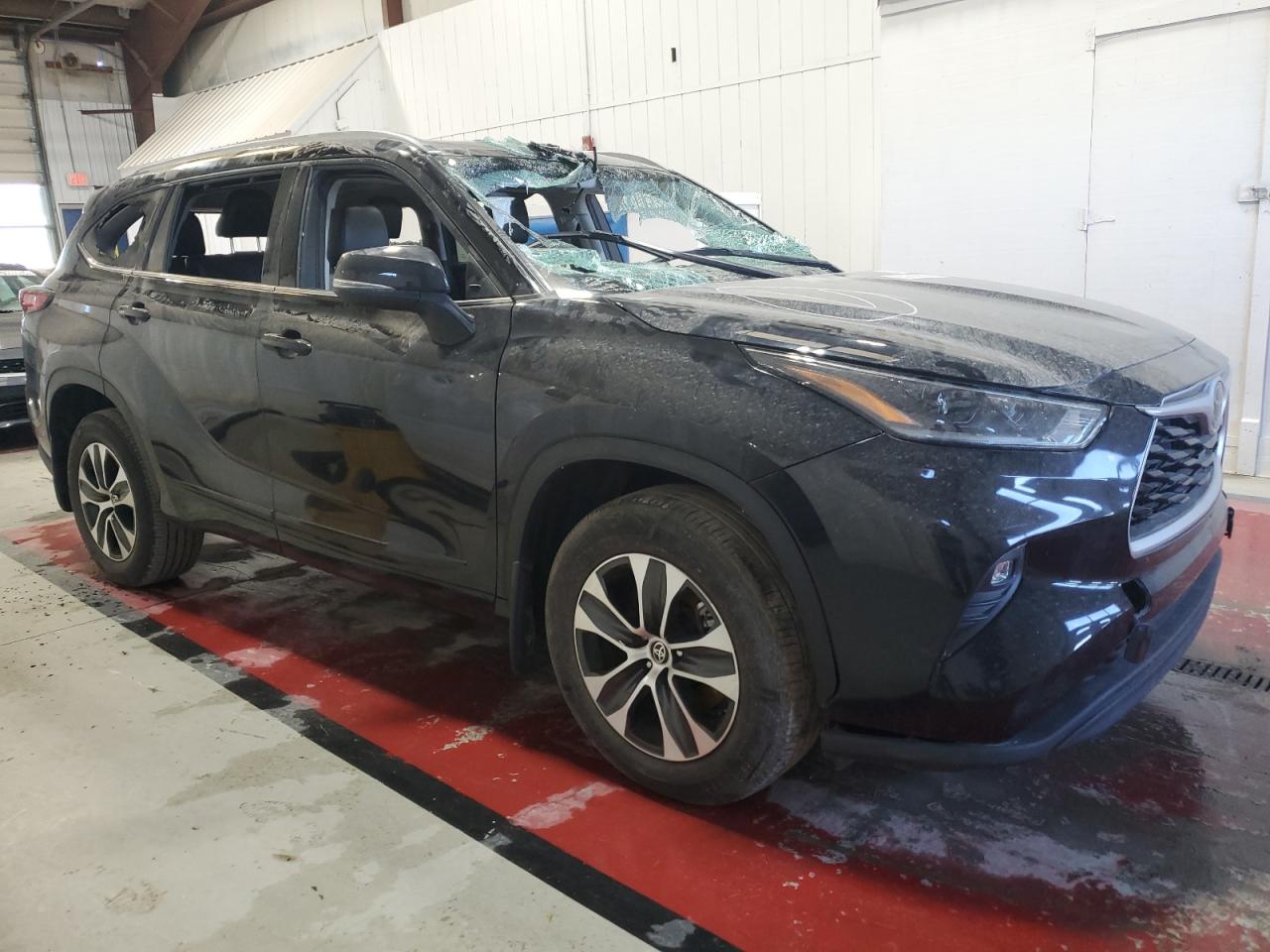 2021 Toyota Highlander - Image 4