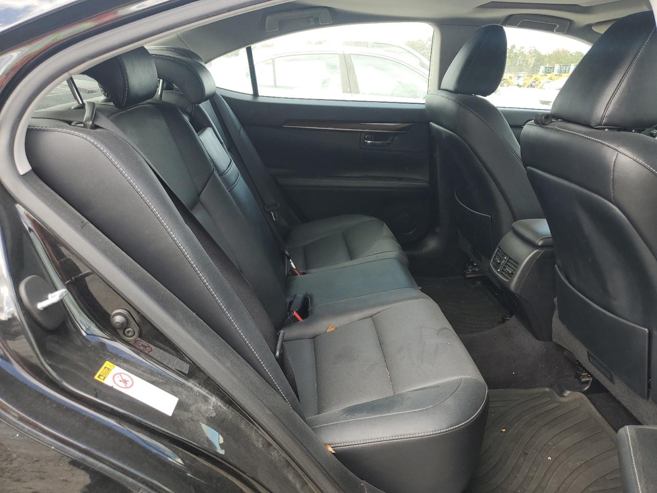2015 Lexus ES - Image 10