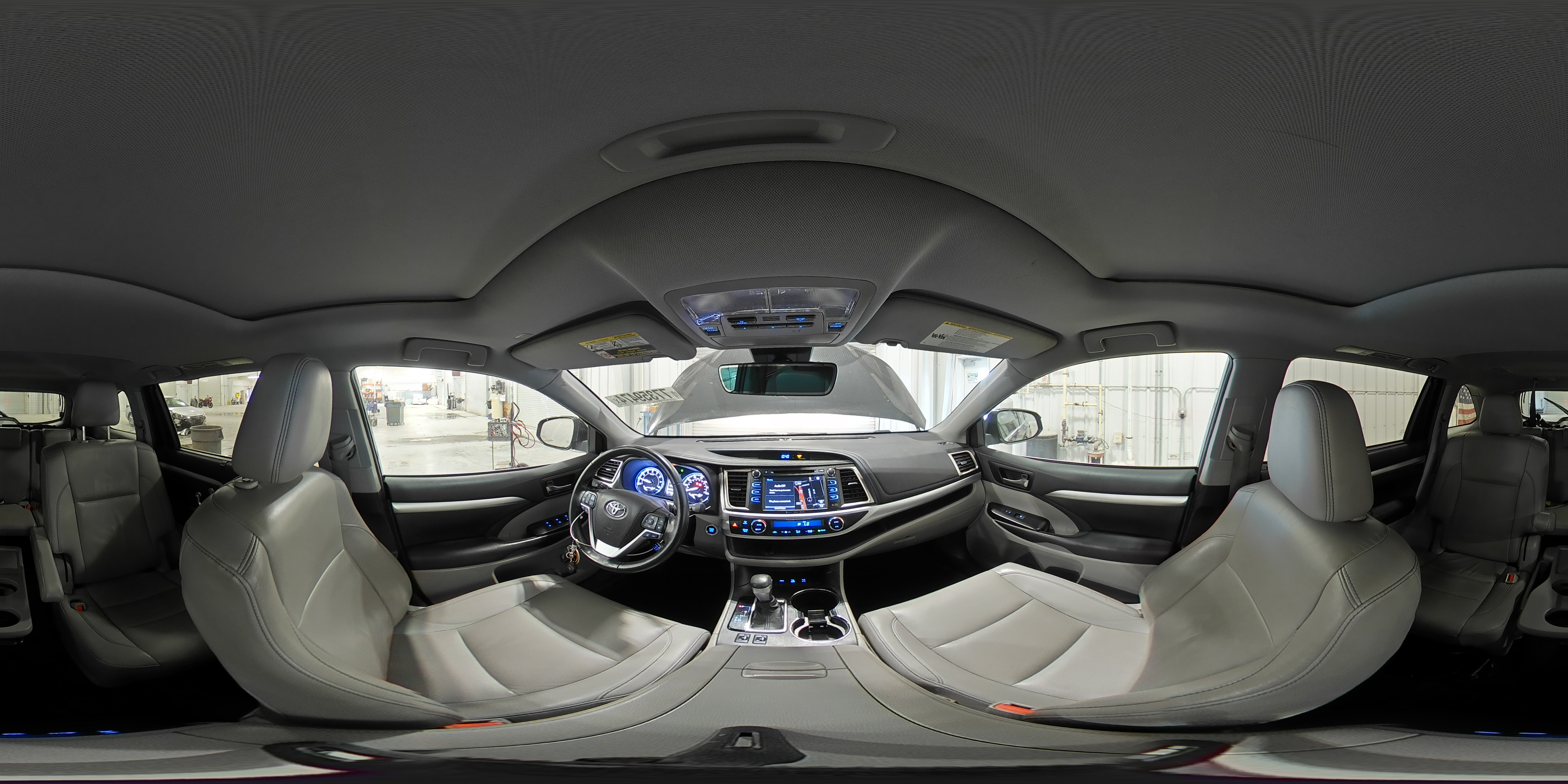 2019 Toyota Highlander - Image 14