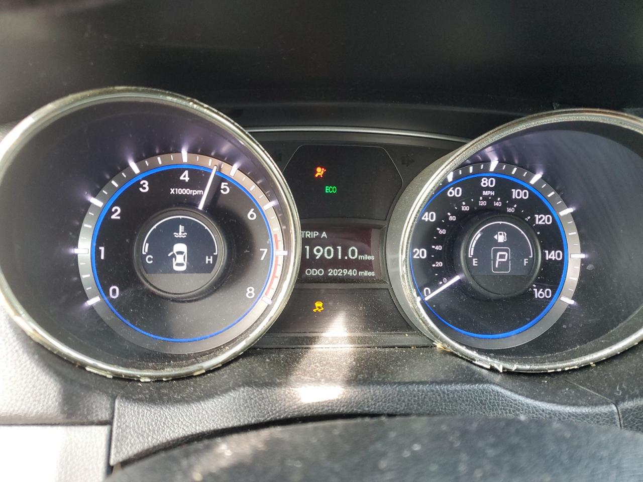 2012 Hyundai Sonata - Image 9