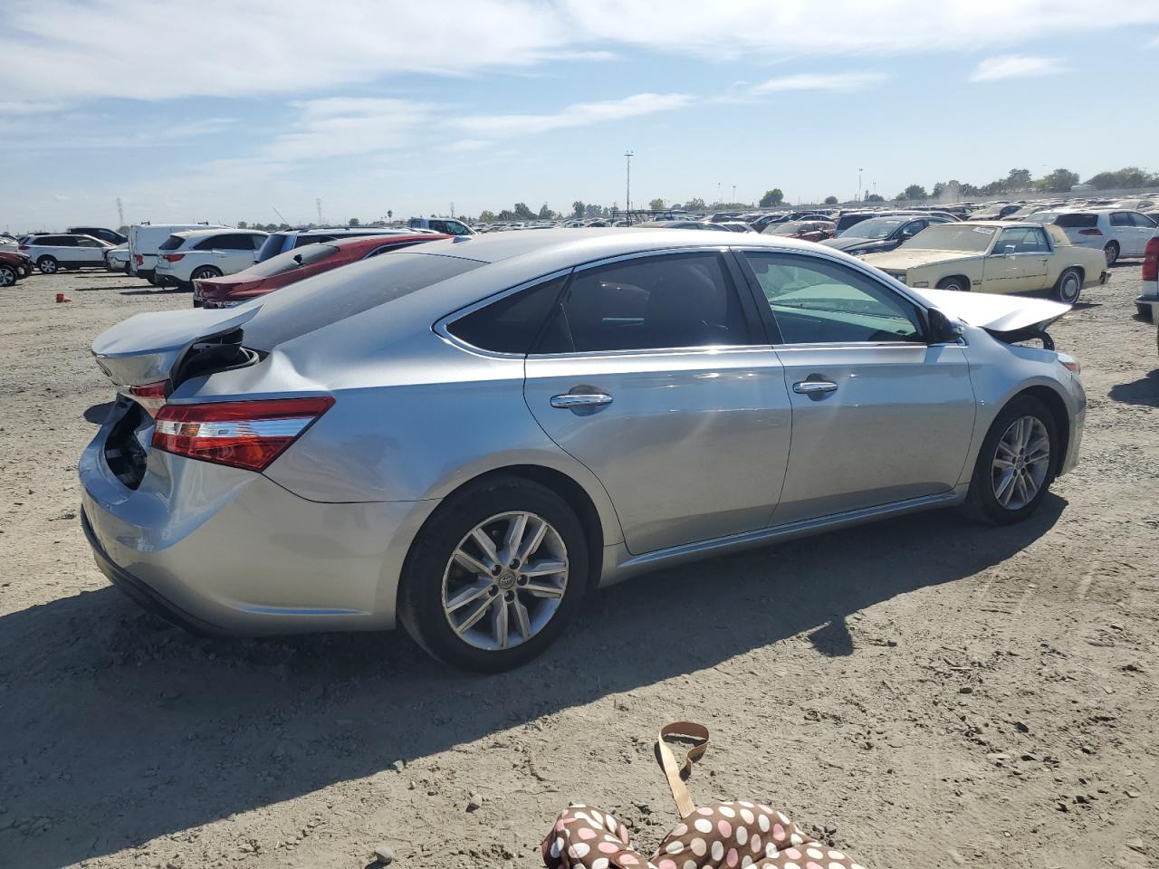 2015 Toyota Avalon - Image 3