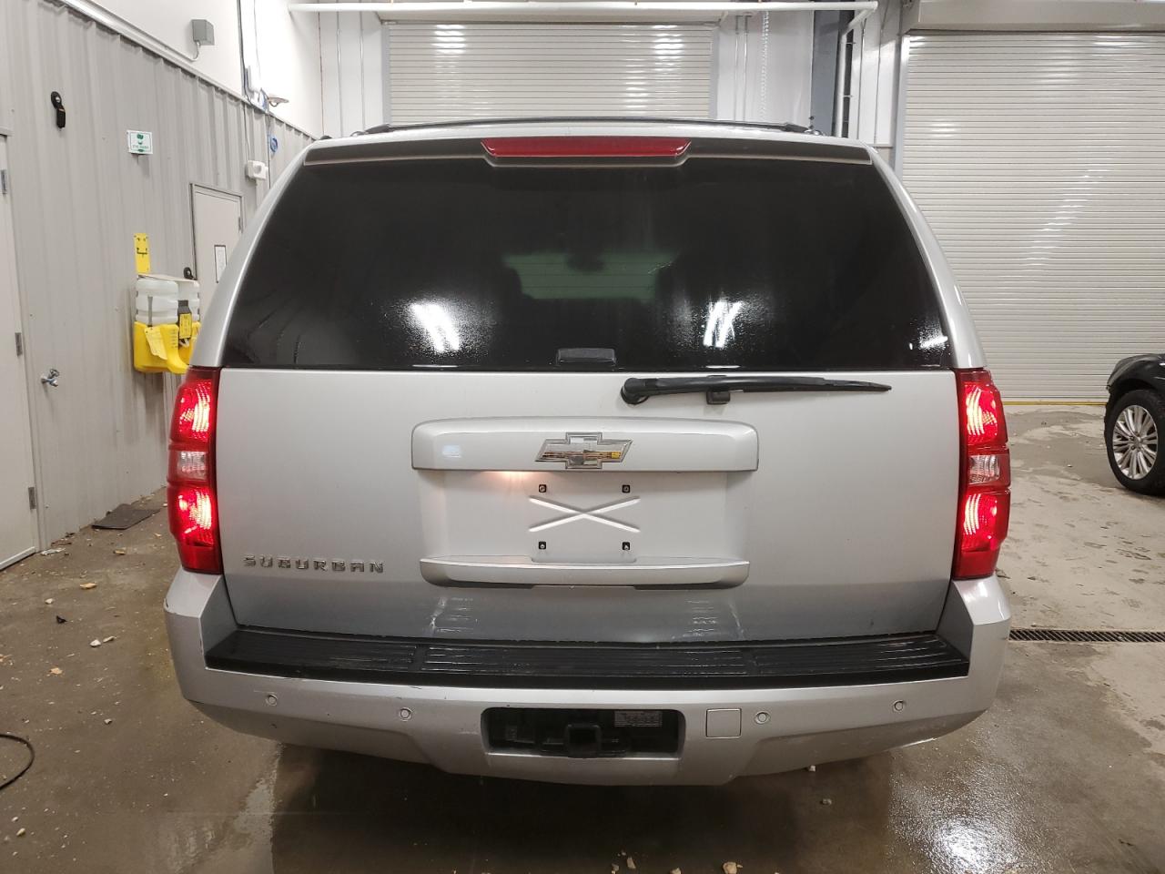 2010 Chevrolet Suburban K1500 Lt VIN: 1GNUKJE37AR226593 Lot: 77253564