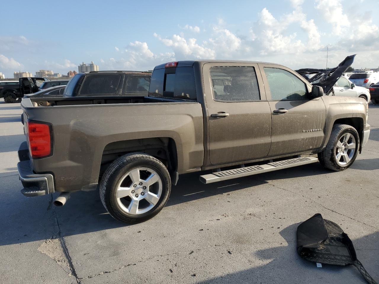 2014 Chevrolet Silverado - Image 3