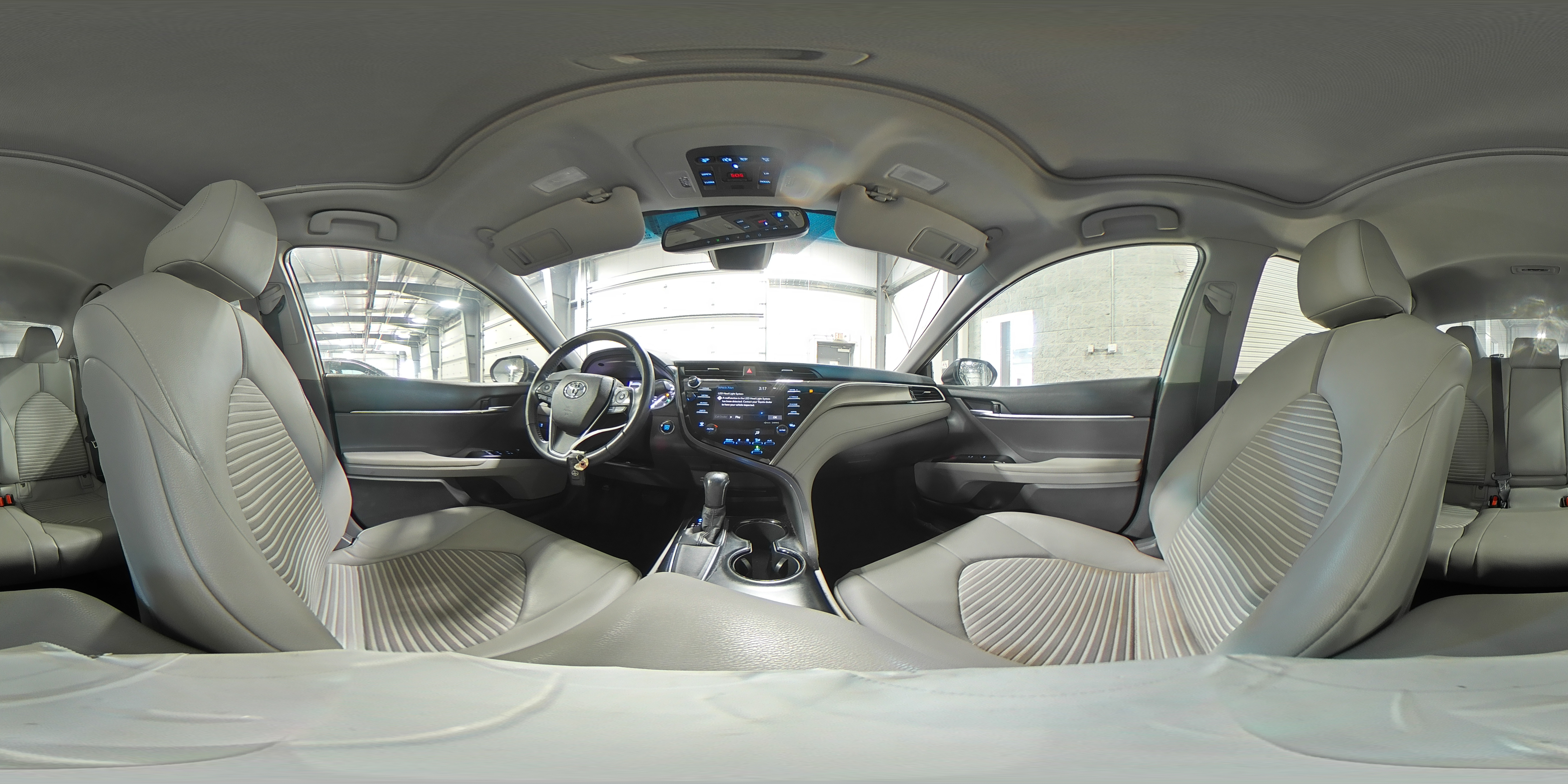 2018 Toyota Camry - Image 15