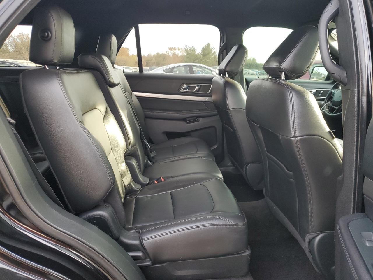 2018 Ford Explorer - Image 11