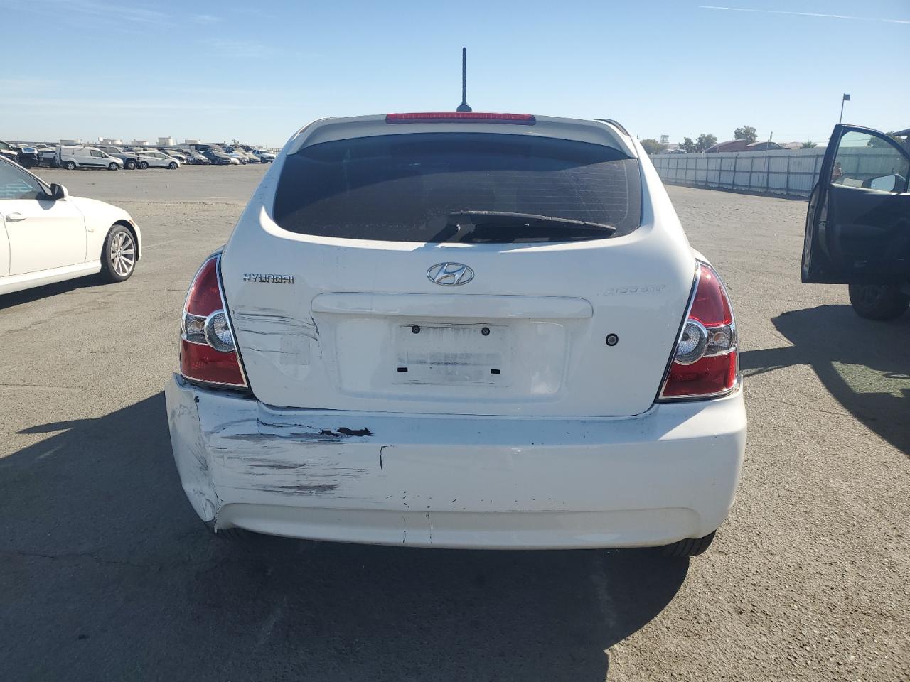 KMHCM3AC0BU200623 2011 Hyundai Accent Gl