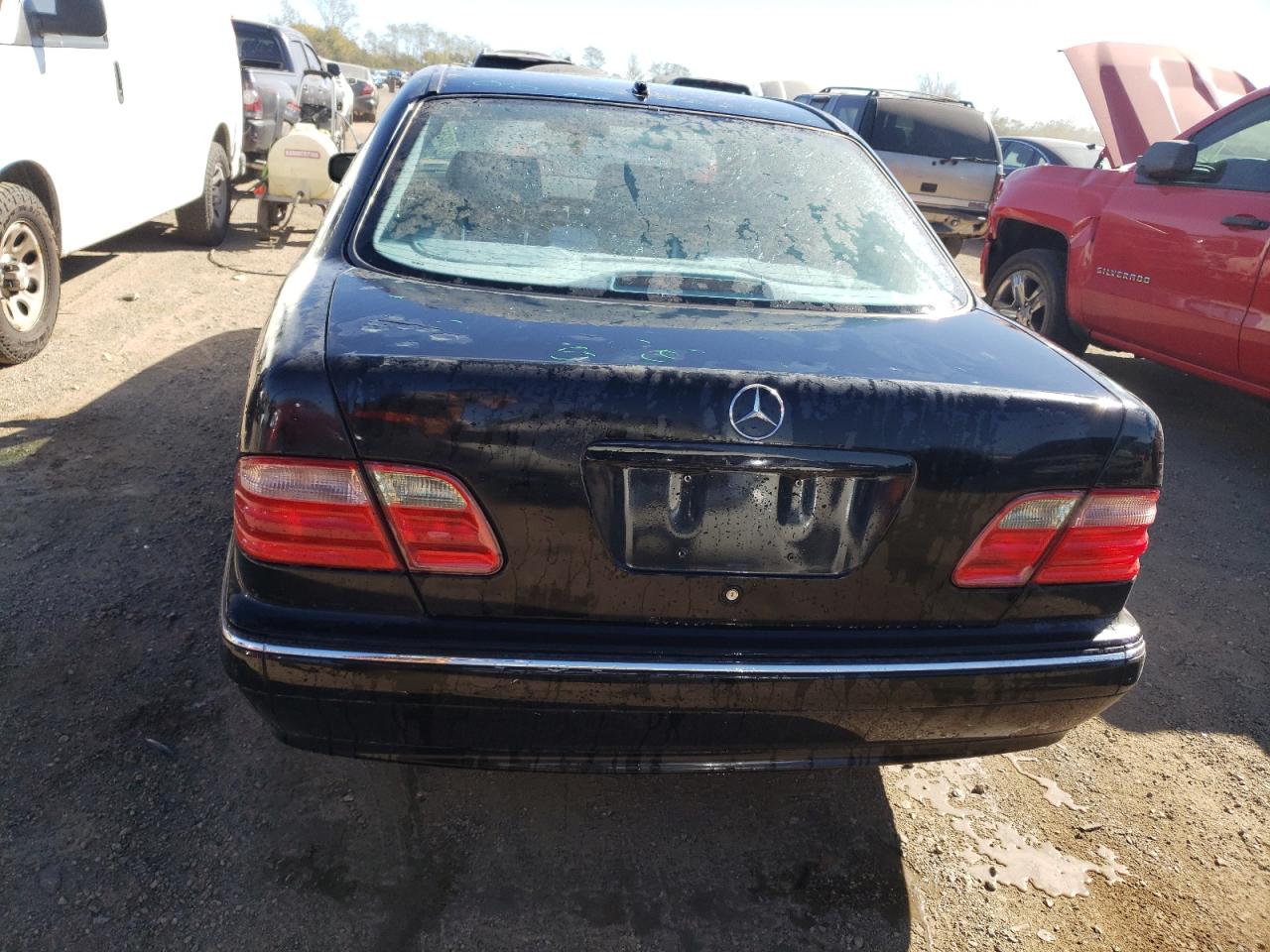 2001 Mercedes-Benz E 320 VIN: WDBJF65J01B325792 Lot: 76328704