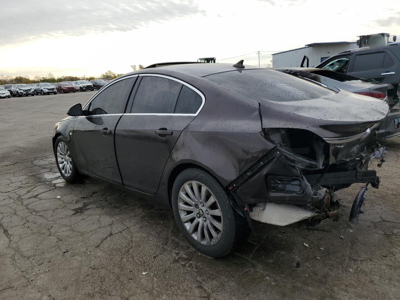 2011 Buick Regal - Image 2