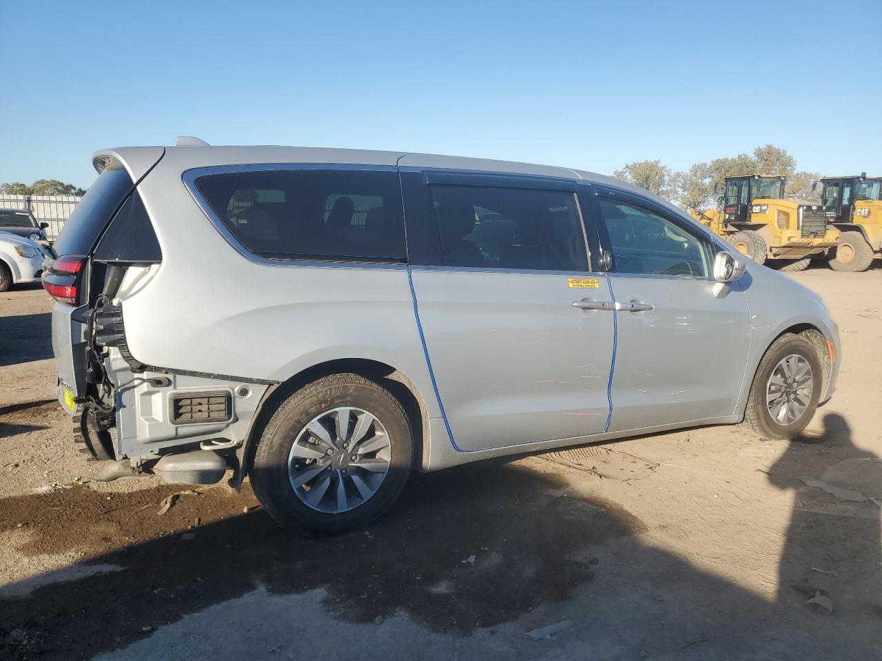 VIN 2C4RC1L73NR212630 2022 CHRYSLER PACIFICA no.3