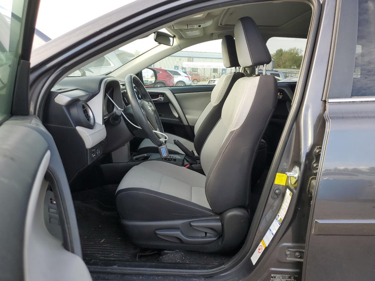 2T3RFREV1JW747120 2018 Toyota Rav4 Adventure