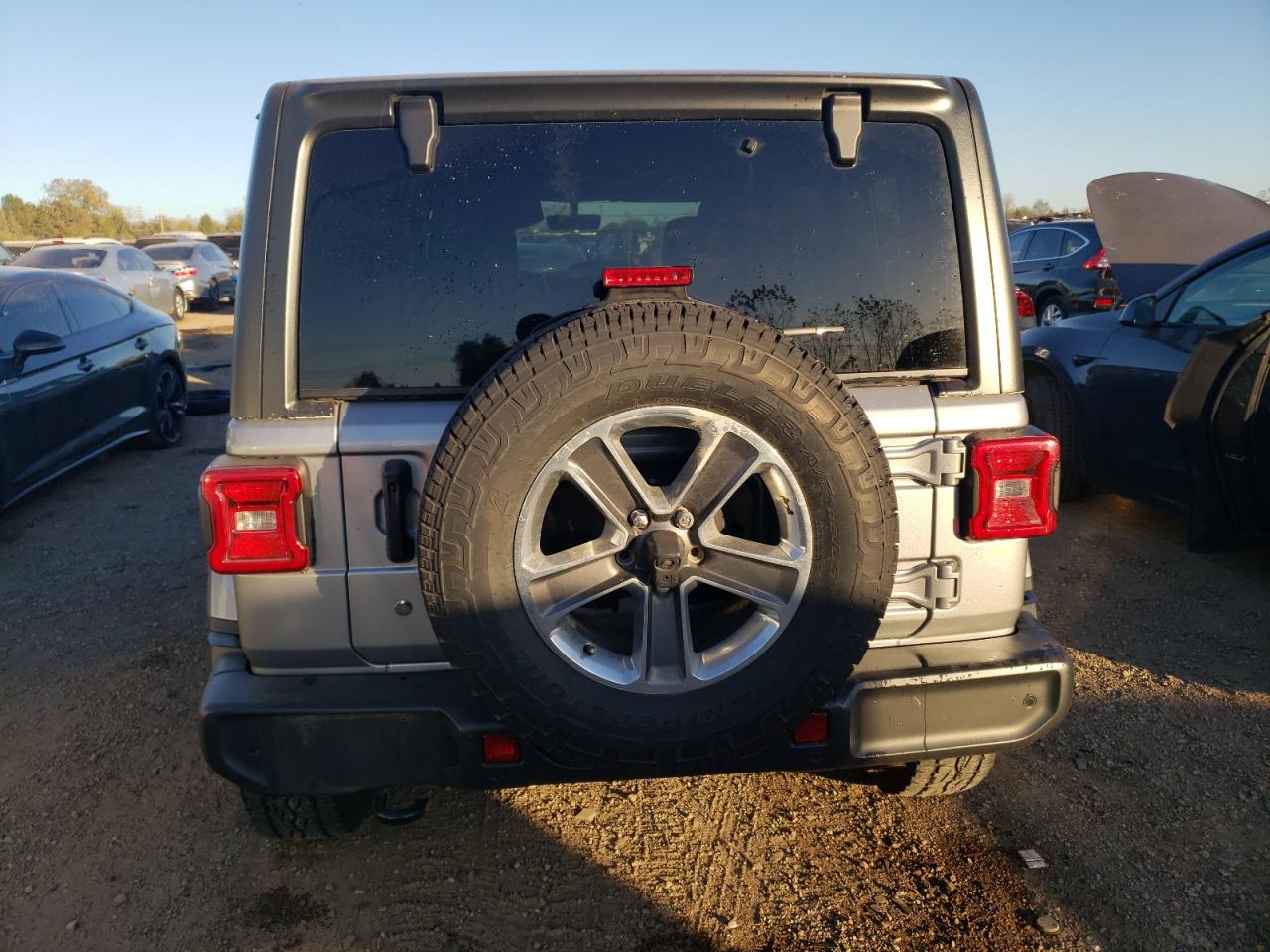 2018 Jeep Wrangler Unlimited Sahara VIN: 1C4HJXEG2JW102817 Lot: 76321324